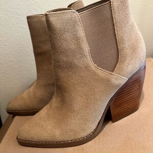 BP suede tan boots